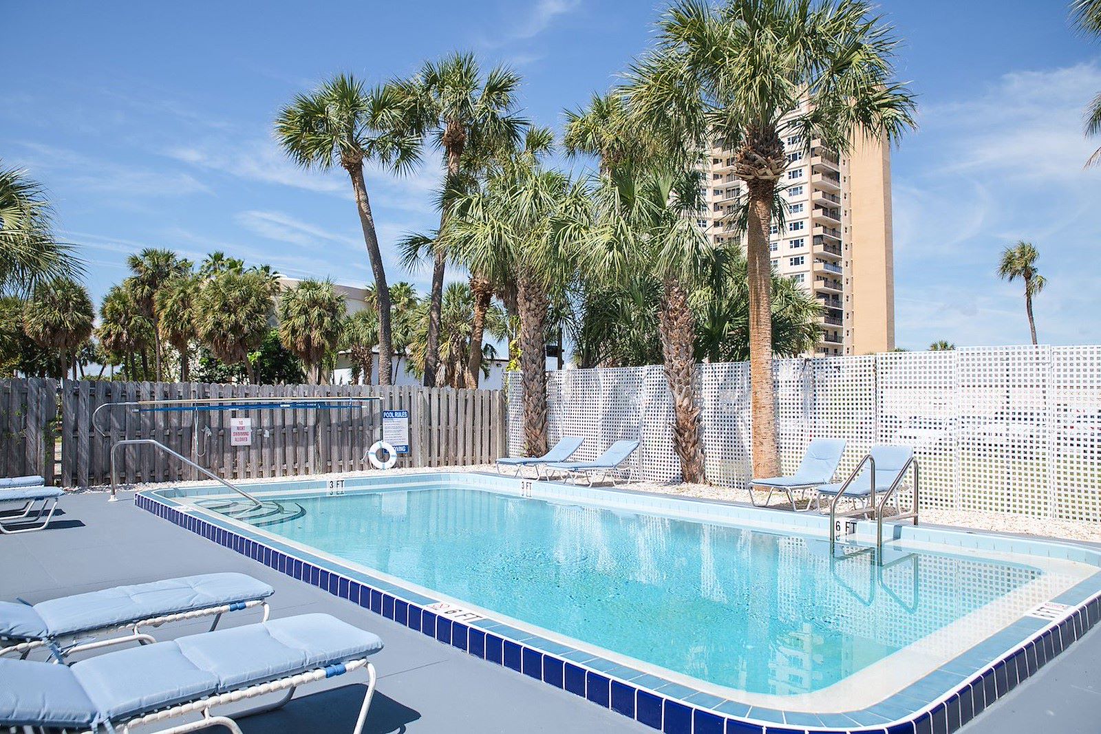 View Photos of Resort & Club